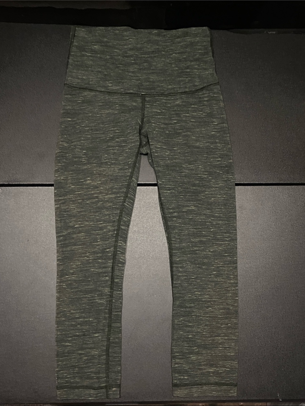 Lululemon Wunder Under Cropped Green space dyed leggings Sz 4